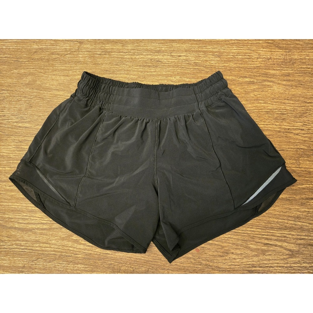 Lululemon Black Hotty Hot Low Rise Womens Short Size 6 Workout Running Casual